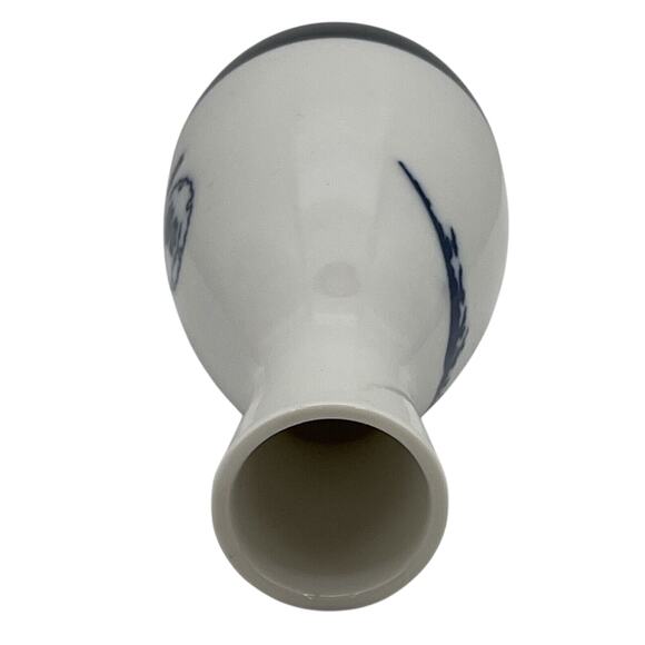 Vintage Japan Shirayuki Sake Set Blue & White Porcelain Carafe & 3 Cups Set - Picture 6 of 13